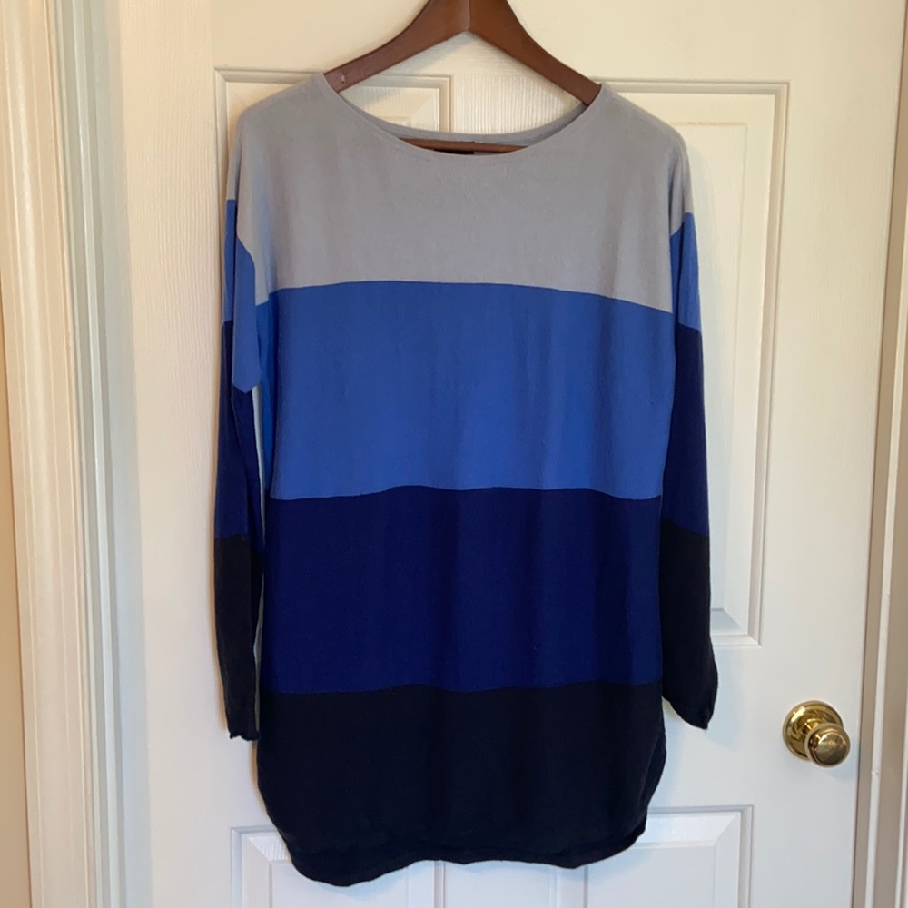 Ann Taylor blue color block sweater